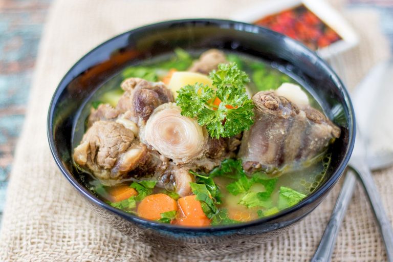 Sop Buntut: Resep Asli dan Variasi Unik yang Bikin Lidah Bergoyang