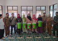 Babinsa Brang Bara Bersama Masyarakat Ikuti Sosialisasi Pelatihan Komunitas Peduli Sampah
