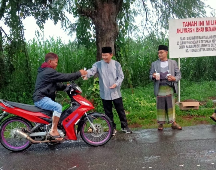 Muspika Kecamatan Bojong Bagikan 700 Takjil Dalam Rangka Giat Ramadhan 8