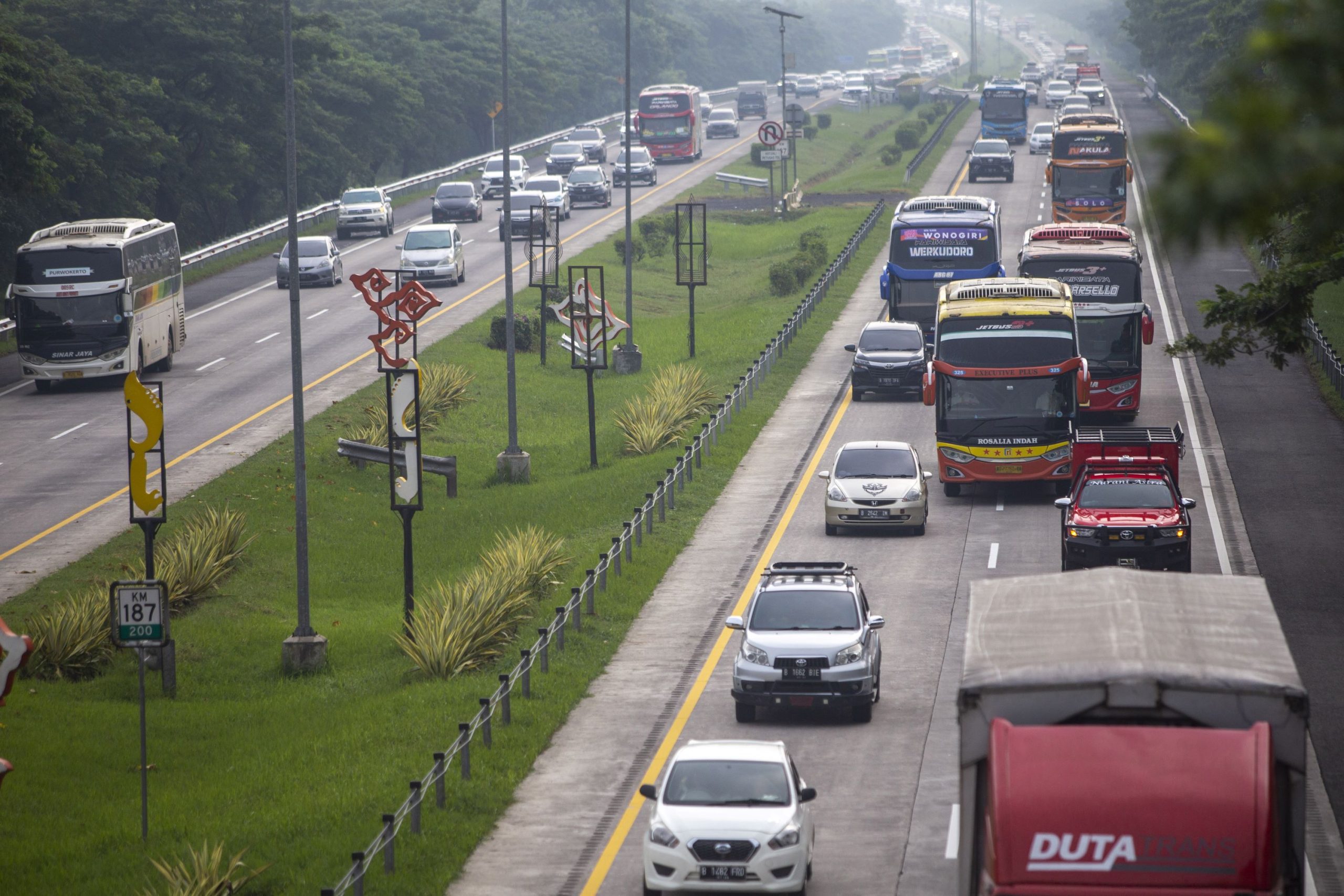 antarafoto sistem satu arah cipali ramai 06042024 da 2 scaled