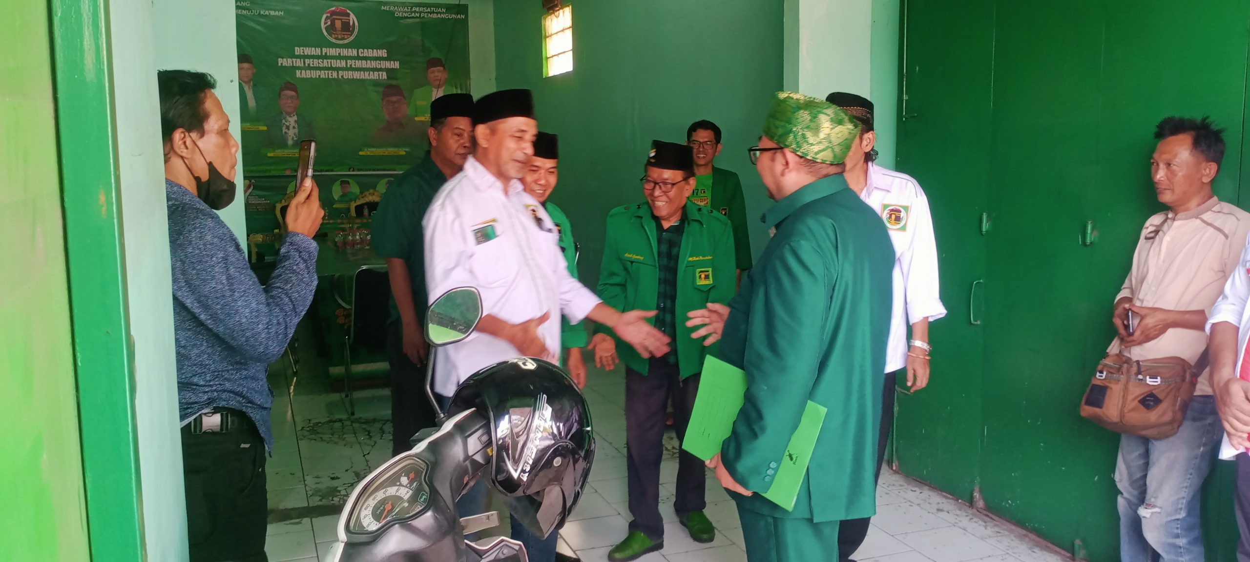 Disambut Langsung Oleh Ketua, Presiden RBH Beserta Relawan Sambangi Kantor Sekretariat DPC PPP Purwakarta 8