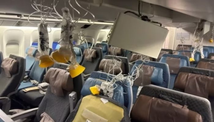 Singapore Airlines Turbulensi Parah, Penumpang Ceritakan Suasana Mengerikan di Pesawat