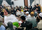 Al Haris Melayat ke Rumah Duka Rektor UIN Alm Prof Asad Isma