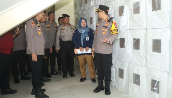 Kapolres Inhil Sebut Surat Suara Aman, Tapi Satu Boks Tinta Rusak