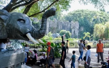 17 Ribu Lebih Pengunjung Serbu Taman Margasatwa Ragunan Siang Ini