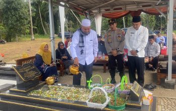 Agenda Rutin Peringatan Hari Jadi Pasbar, Tim Bupati Hamsuardi Ziarah ke Makam Mantan Kepala Daerah dan Ulama