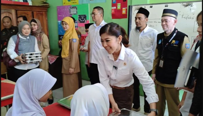 Kemkomdigi Gencarkan Sosialisasi Program Makan Bergizi Gratis ke Pelosok Negeri