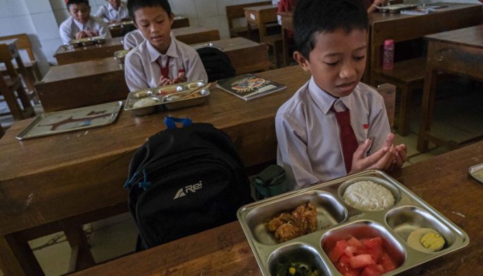 Program Makan Bergizi Gratis Resmi Dimulai, Tahap Awal Jangkau 26 Provinsi