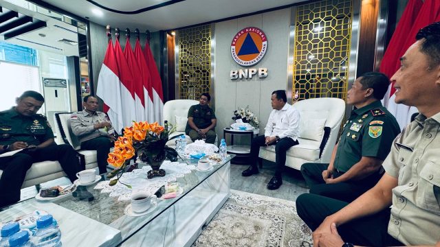 Gubernur Al Haris Bersama Danrem 042/Gapu Temui Kepala BNPB Pusat, Bahas Karhutla dan Bencana Alam di Provinsi Jambi 1