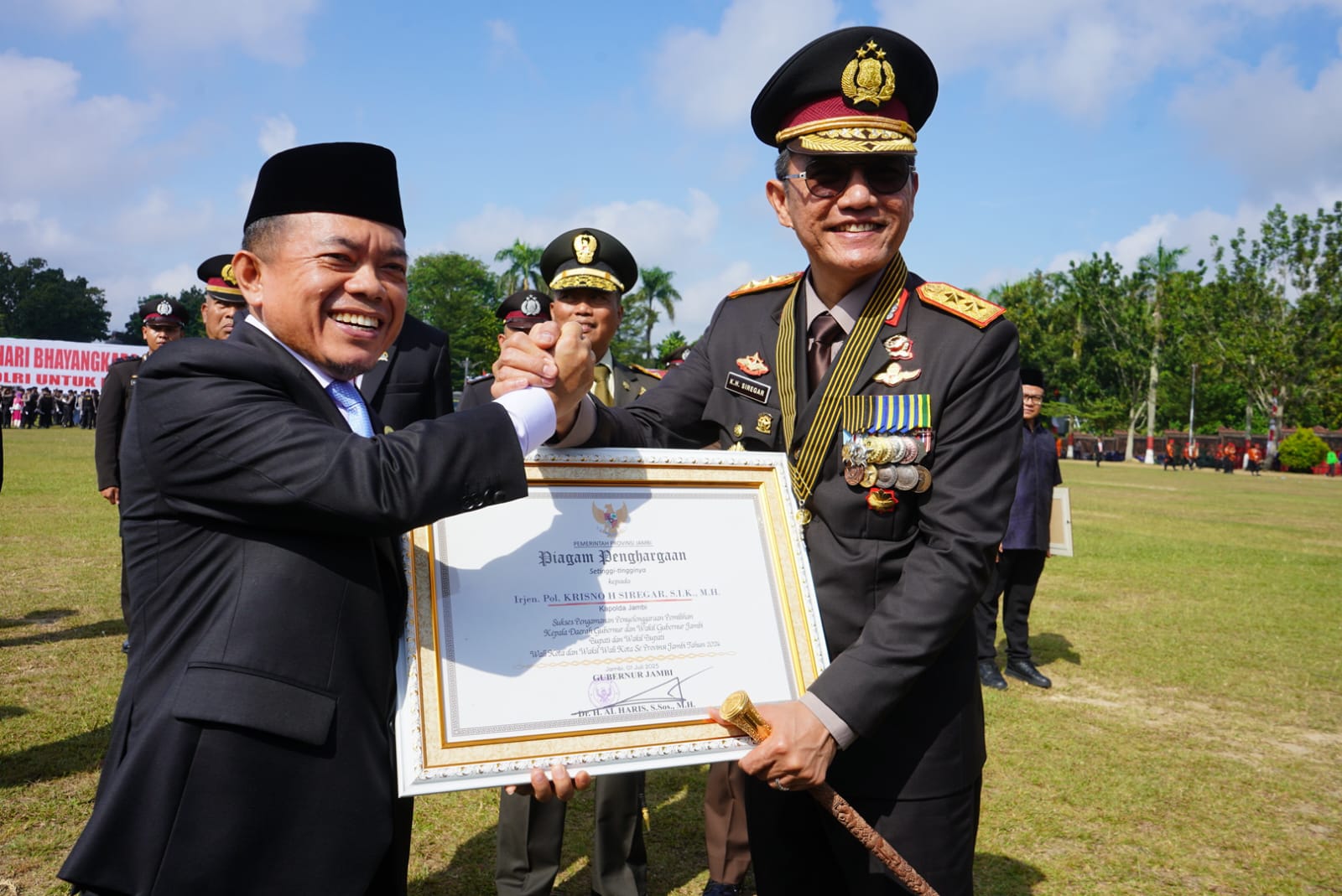 Syukuran Hari Bhayangkara Ke-79, Gubernur Al Haris dan Kapolda Tanda Tangani Prasasti Pembangunan Rumah Tahanan Polda Jambi