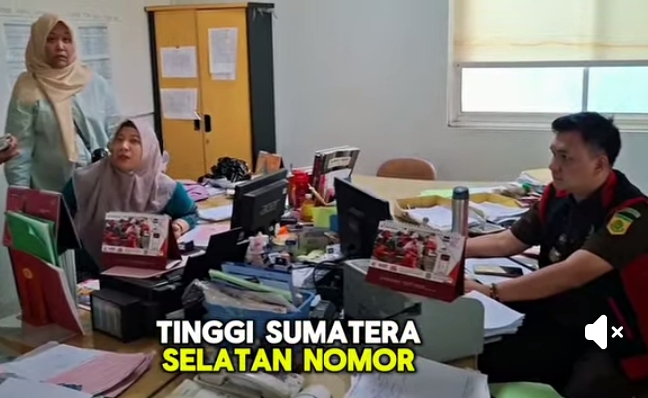 Tim Penyidik Kejati Sumsel Geledah Bank Plat Merah