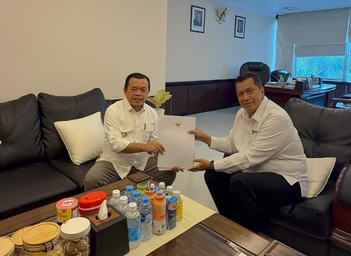 Gubernur Al Haris Antar Langsung Berkas Pengusulan PPPK Paruh Waktu ke Kementerian PANRB