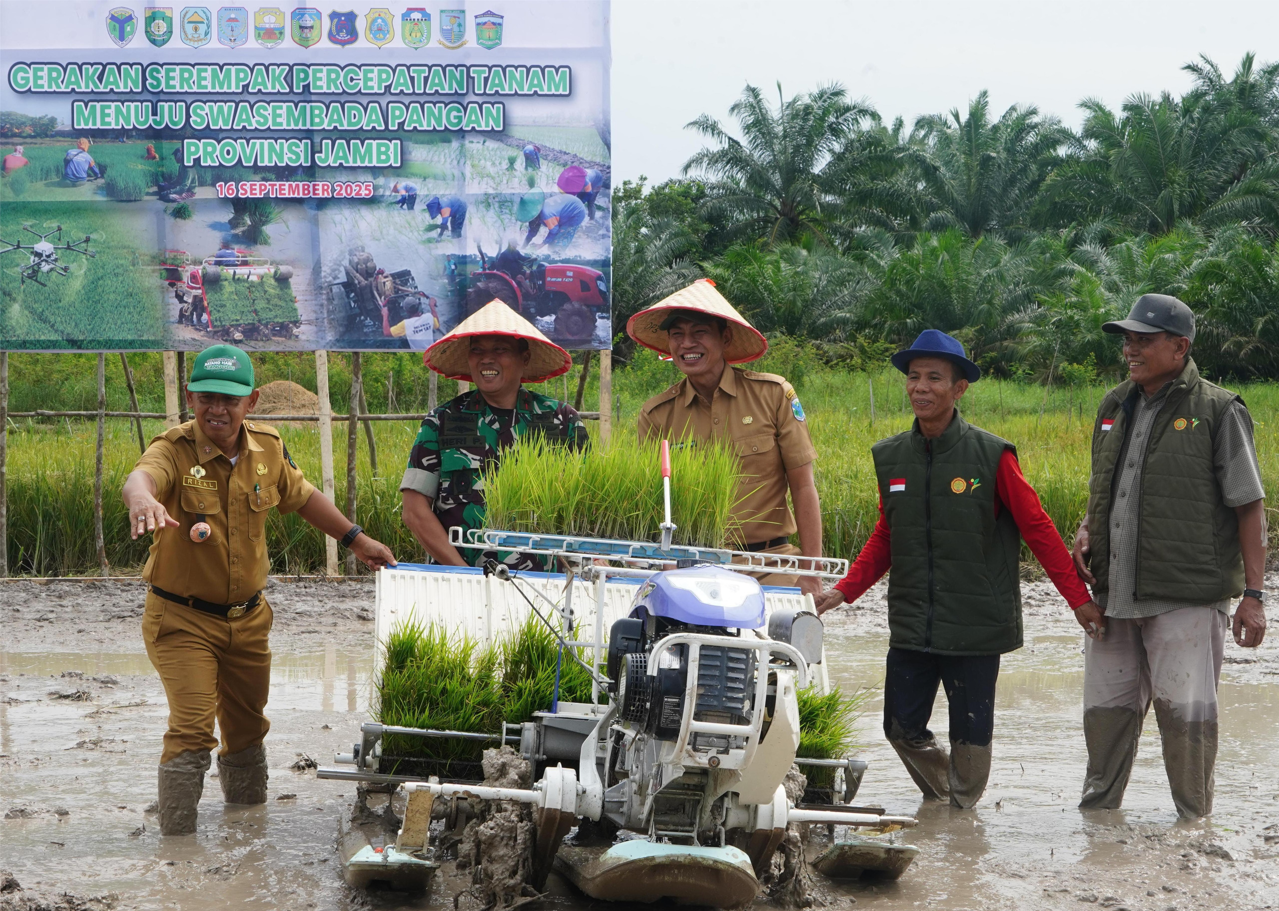 Danrem 042/Gapu Hadiri Gerakan Tanam Padi Serentak di Batanghari : Wujud Nyata Dukung Ketahanan Pangan Nasional