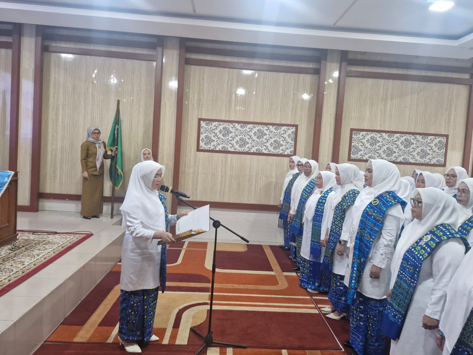 Hj. Hesti Haris Lantik Pengurus Daerah BKMT Kabupaten Muaro Jambi