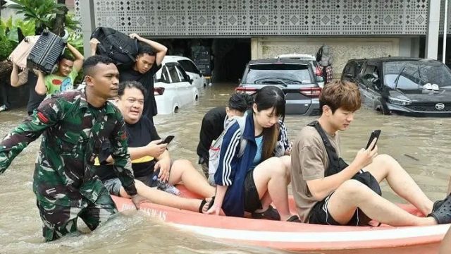 Kemensos Salurkan Bantuan untuk Korban Banjir di Bali