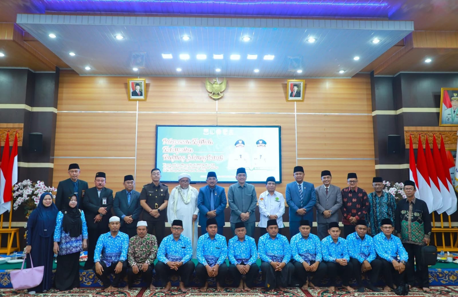 Bupati Anwar Sadat Lepas Kafilah MTQ Tanjab Barat