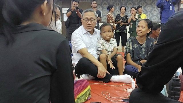Menko Zulkifli Hasan Pastikan Stok Pangan untuk Korban Bencana di Sumut Aman