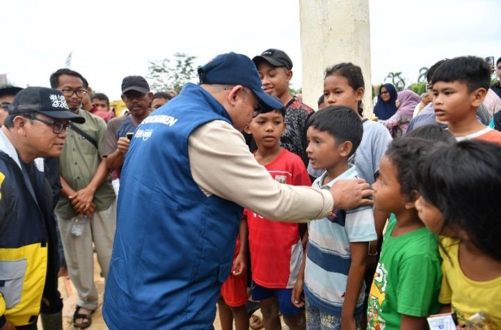 Mendikdasmen Minta Sekolah Berikan Keringanan Nilai UAS kepada Siswa Terdampak Bencana