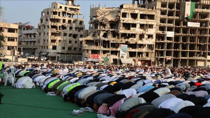 Ledakan Guncang Masjid di Suriah saat Salat Jumat, 8 Orang Tewas 18 Terluka