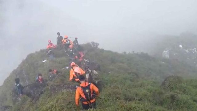 Badan Pesawat ATR 42-500 Ditemukan, Proses Evakuasi Lewat Jalur Pendakian