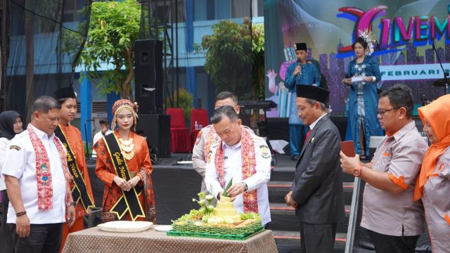 Gubernur Al Haris: Pemerintah Siapkan Generasi Muda Berdaya Saing Internasional