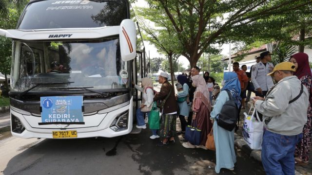 Kemenhub Berangkatkan 4.270 Peserta Arus Balik Mudik Gratis dari Jawa dan Sumatra
