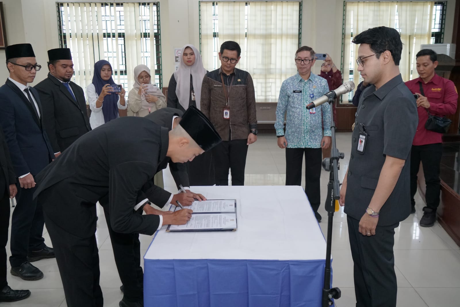 Wawako Diza Lantik 6 Pranata Komputer Diskominfo, Tekankan Agen Perubahan Smart City