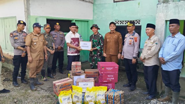 Dua Hari Pascabanjir, Dandim 0420/Sarko Terus Turun Salurkan Bantuan ke Warga