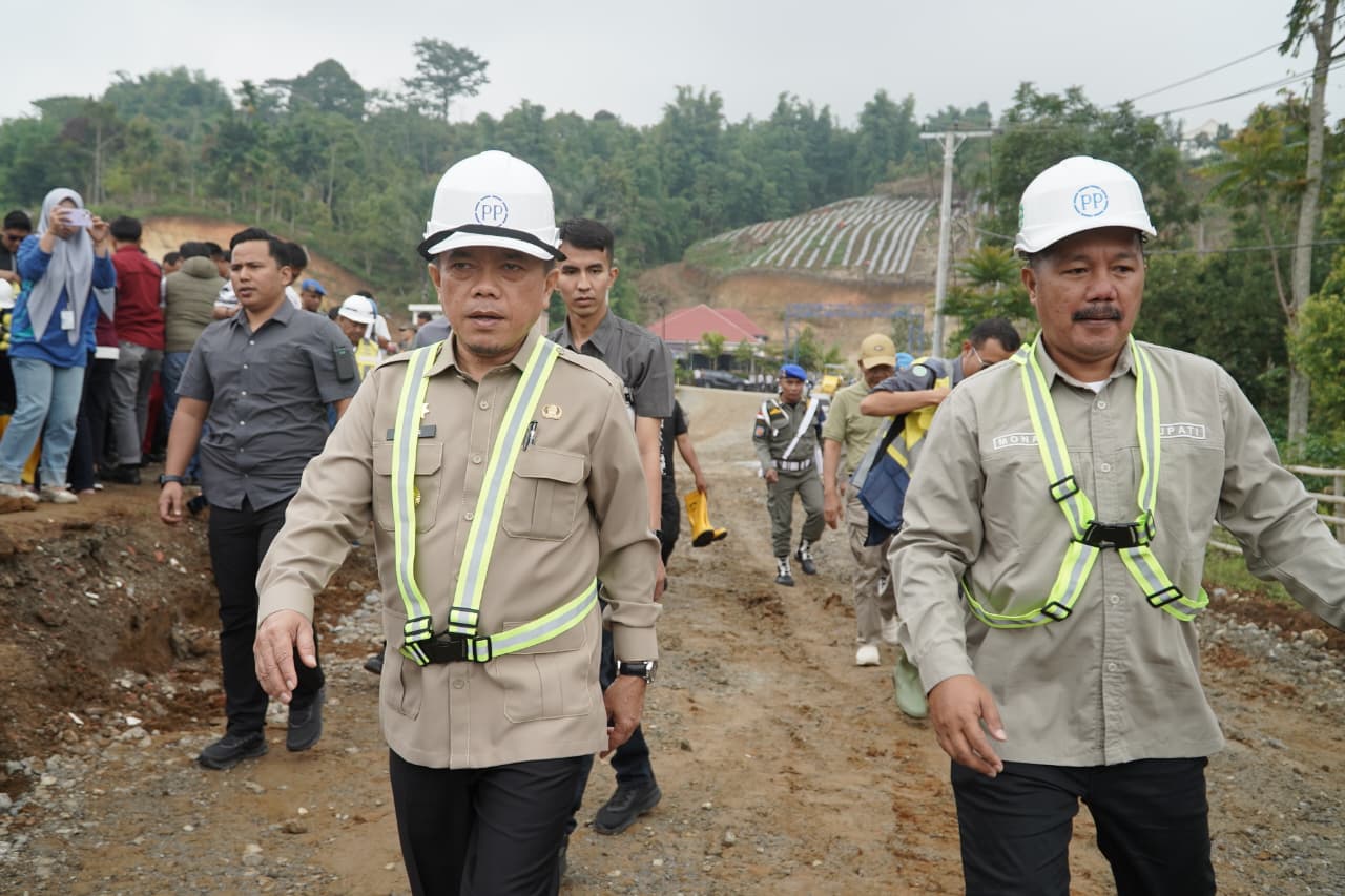 Gubernur Al Haris Letakkan Batu Pertama Pembangunan RSUD Bukit Tengah di Kerinci