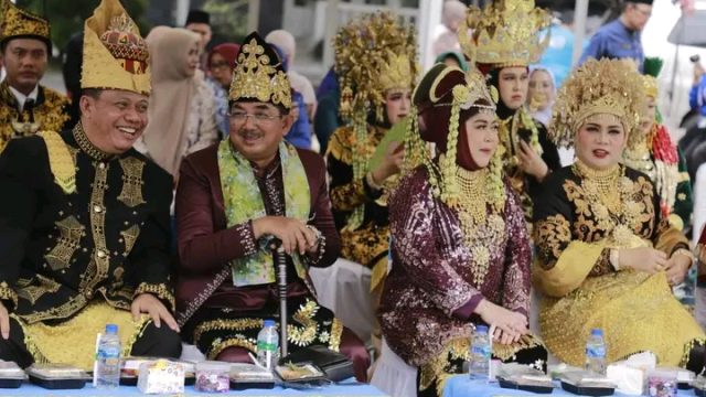 Meriah dan Penuh Warna, Pawai Budaya Semarakkan HUT ke-81 RI dan Hari Jadi ke-61 Tanjab Barat