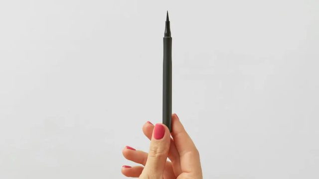 Cara agar Eyeliner Spidol Kering Bisa Dipakai Kembali