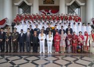 Pimpin Upacara HUT RI, Gubernur Al Haris Tegaskan Semangat Proklamasi Mengisi Kemerdekaan Bekerja untuk Indonesia