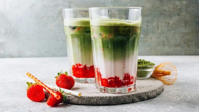 Strawberry Matcha Latte, Minuman Kekinian dengan Perpaduan Segar Stroberi dan Matcha