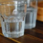 Air Dingin vs Air Suhu Ruang, Mana yang Lebih Sehat? Ini Penjelasan Medis dan Faktanya