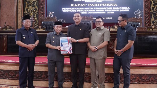 GUBERNUR AL HARIS SAMPAIKAN NOTA KEUANGAN PERUBAHAN APBD 2026