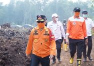 Kawasan Gambut Londerang Kembali Terbakar, Al Haris Turun ke Lokasi dan Uji Zat Pemadam Api Gambut