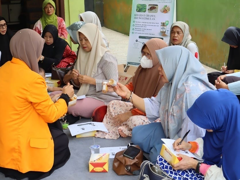 TOGA Naik Kelas Jadi Granul Imunostimulan, Universitas Jambi Berdayakan PKK RT 17 Pematang Sulur