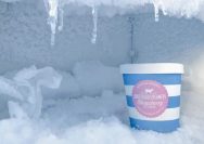 Cara Cepat Membersihkan Bunga Es di Freezer Tanpa Pisau, Aman dan Praktis