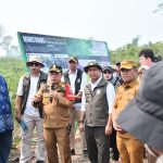 Dampingi Menhut Raja Juli, Al Haris Tinjau Konservasi Gajah dan Hutan Desa di Jambi