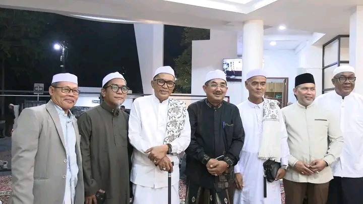 Bupati Anwar Sadat Hadiri Haul Syekh Abdul Qadir Al-Jailani dan Haul Jama’ di Tembilahan