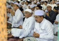 ‎Bupati Anwar Sadat Salat Istisqa di Ponpes Al-Baqiatusholihat, Ajak Jaga Lingkungan dan Introspeksi Diri