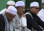 Bupati Anwar Sadat Hadiri Haul Akbar dan HUT Ponpes Al-Baaqiatussa’adiyah di Tembilahan