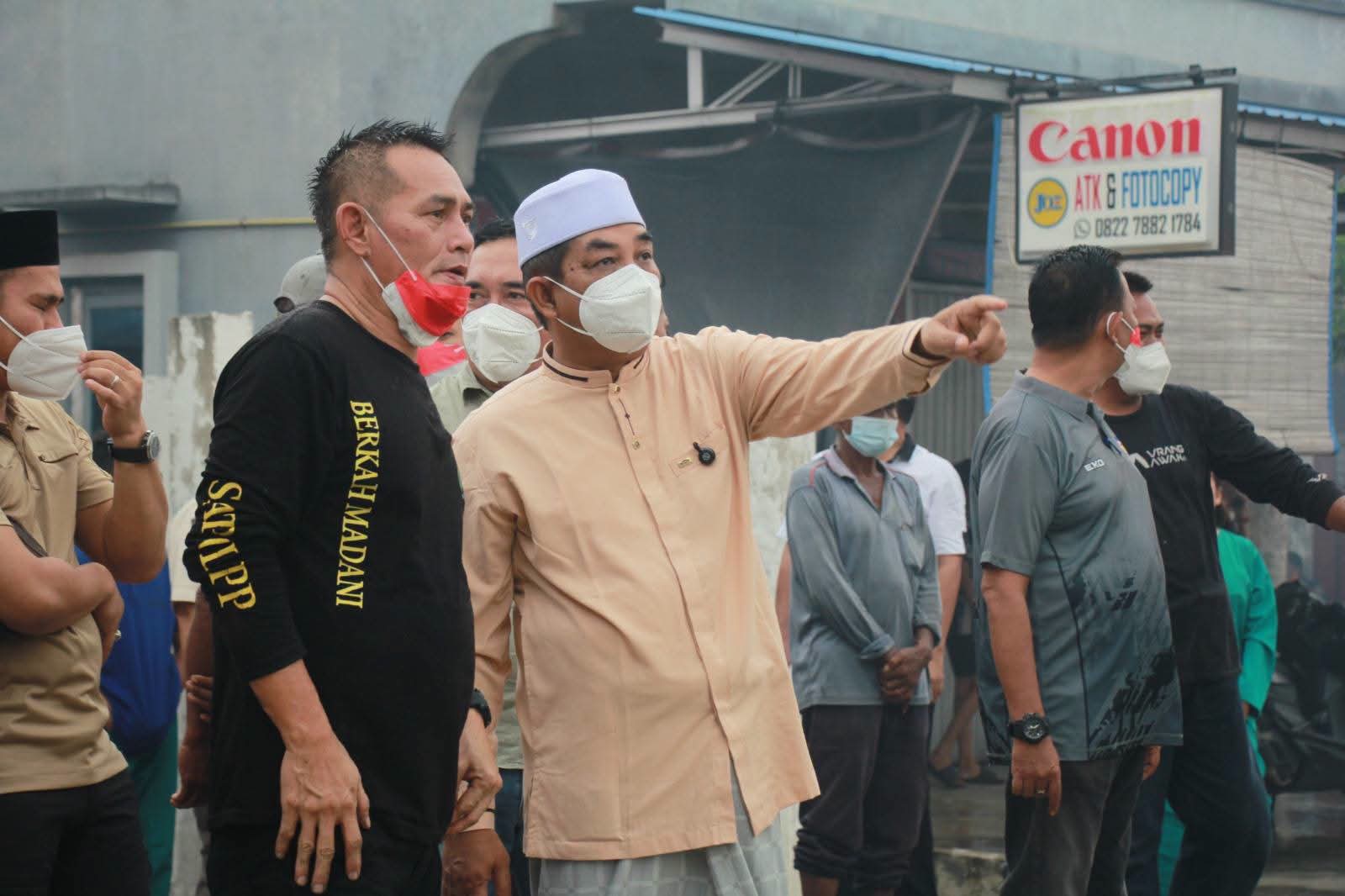 Bupati Anwar Sadat Tinjau Langsung Lokasi Kebakaran di Kawasan Masjid Al-Amin