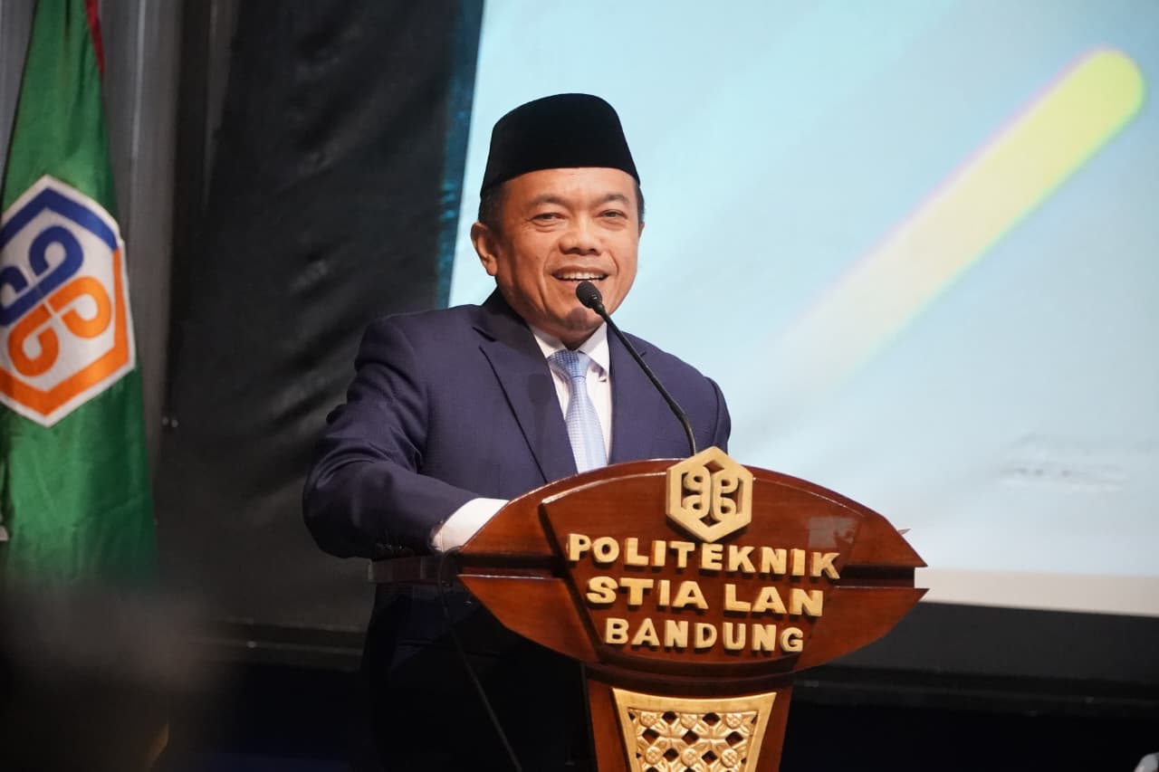 Hadiri Wisuda XLIV Poltek STIA LAN Bandung, Al Haris: Alumni Harus Memberikan yang Terbaik untuk Bangsa