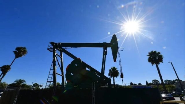 Harga Minyak WTI Melonjak 3 Persen ke US$97,97 per Barel, Serangan Kapal di Selat Hormuz Picu Kekhawatiran Pasokan