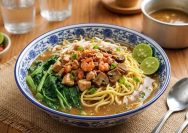 Resep Mi Kangkung Betawi Kuah Kental yang Gurih, Lengkap dengan Ayam dan Jamur