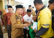 Peduli Dampak Karhutla, Gubernur Al Haris Serahkan 200 Paket Sembako dan Masker di Bungo