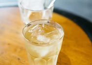 Benarkah Minum Es Saat Musim Hujan Bisa Menyebabkan Flu dan Batuk? Ini Penjelasan Dokter