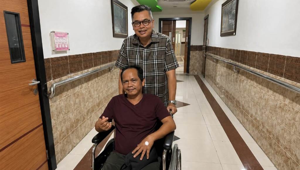 Di Tengah Kesibukan, Ketua DPRD Kota Jambi Jemput Rekan Kerja Pulang dari Rumah Sakit untuk Kembali Mengabdi